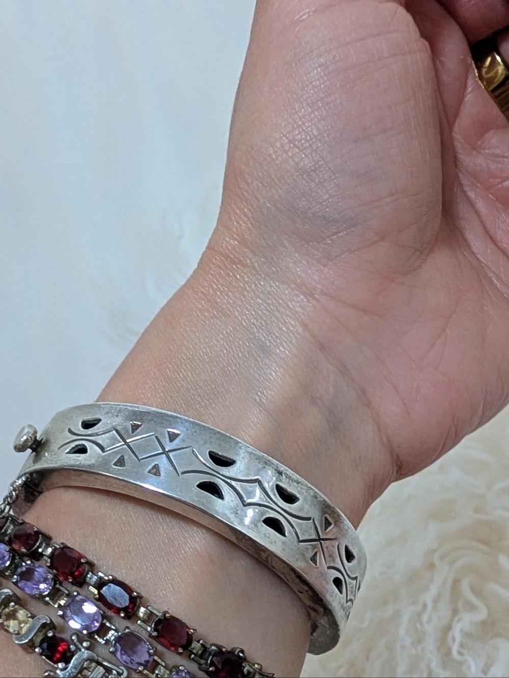 Taxco Mexico Sterling Silver Hinged Bangle Bracelet - Picture 2 of 10